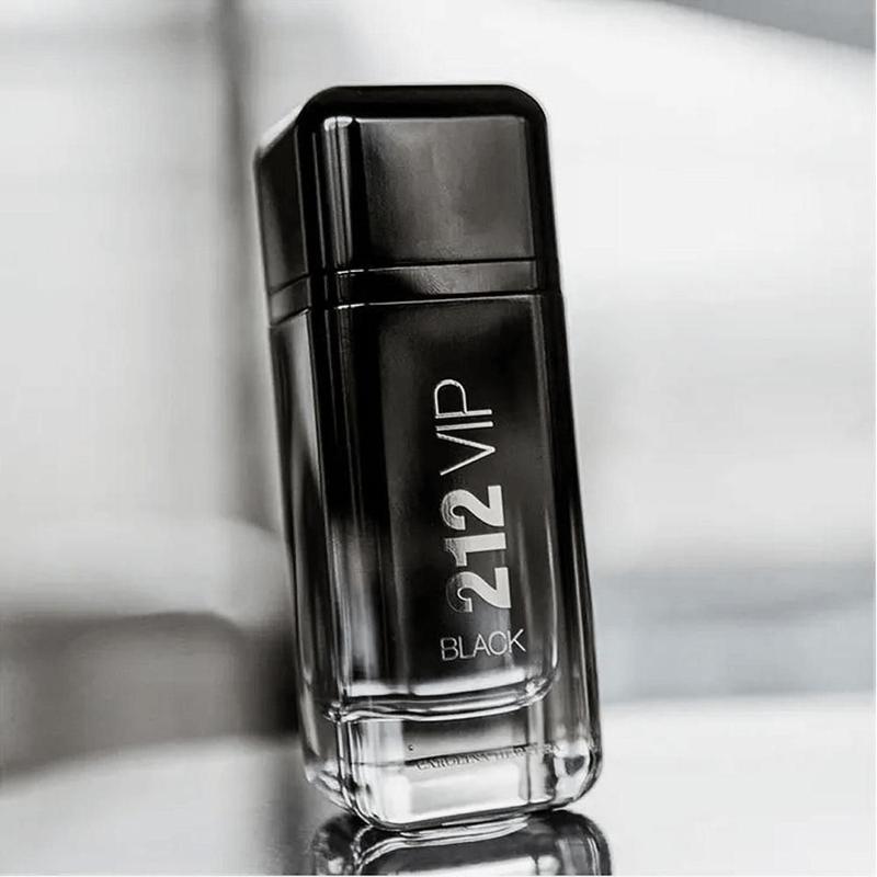 Perfume Carolina Herrera 212 Vip Men Black Masculino Eau de Parfum